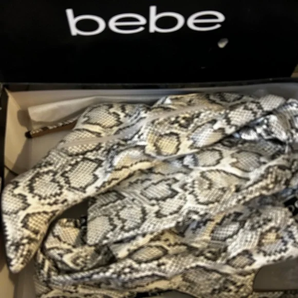 GORGEOUS BEBE Over the Knee Boots High Heels 7M Faux Leather Snake Pattern NIB - Picture 3 of 10